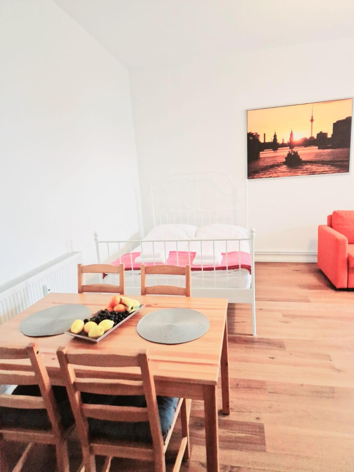 City Studio Apartment For 4, Near Sonnenallee Berlin Dış mekan fotoğraf